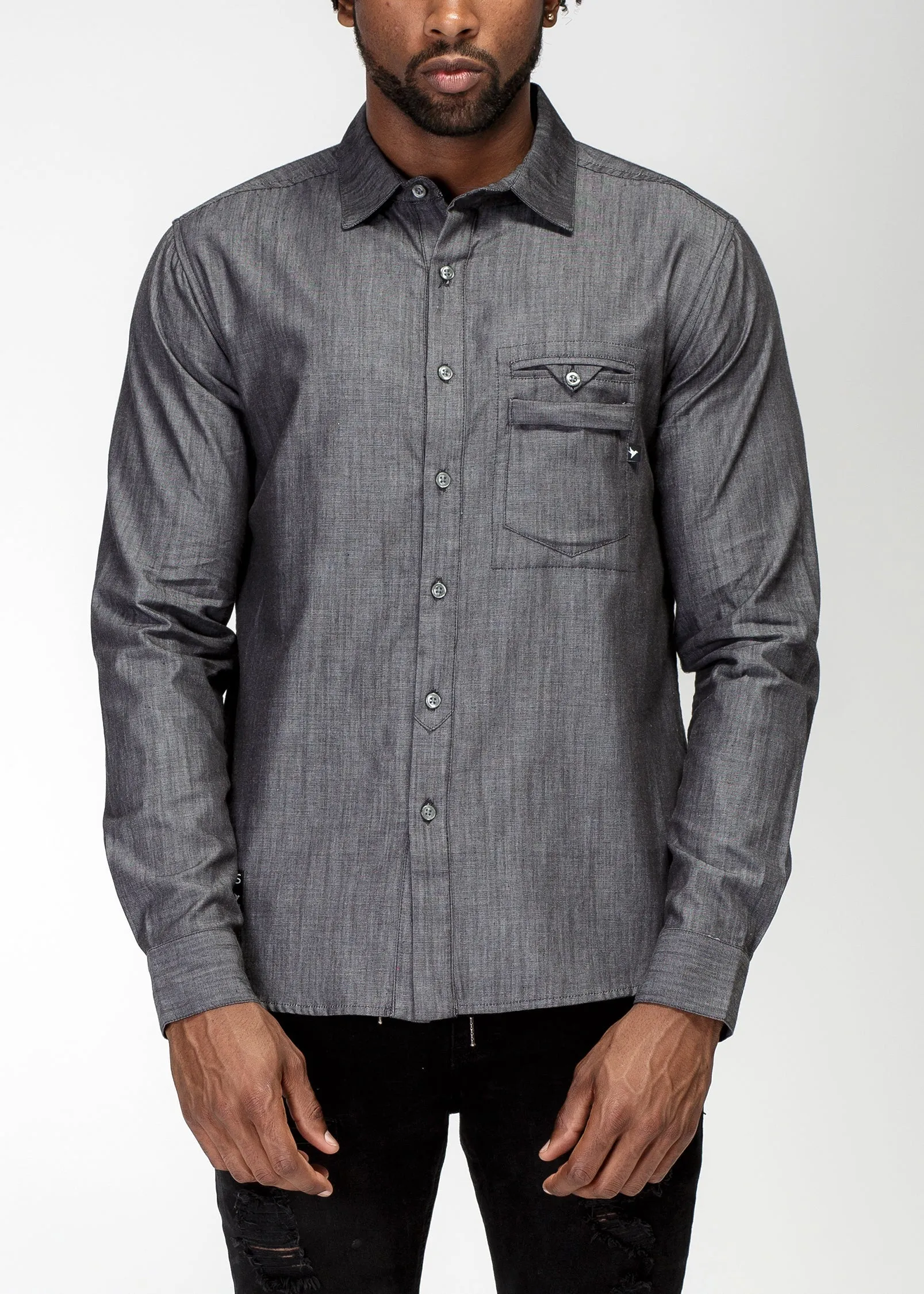 Konus Men's Essential Chambray Button Down Shirt in Charcoal